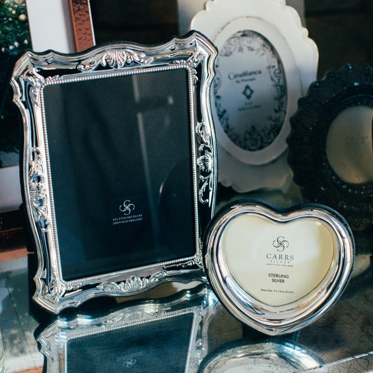 Traditional 6" x 4" Photo Frame Grey Velvet Back Sterling Silver Carrs Silver