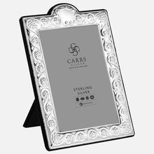 Load image into Gallery viewer, SALE - Traditional 6&quot; x 4&quot; Sterling Silver Photo Frame With Grey Velvet Back
